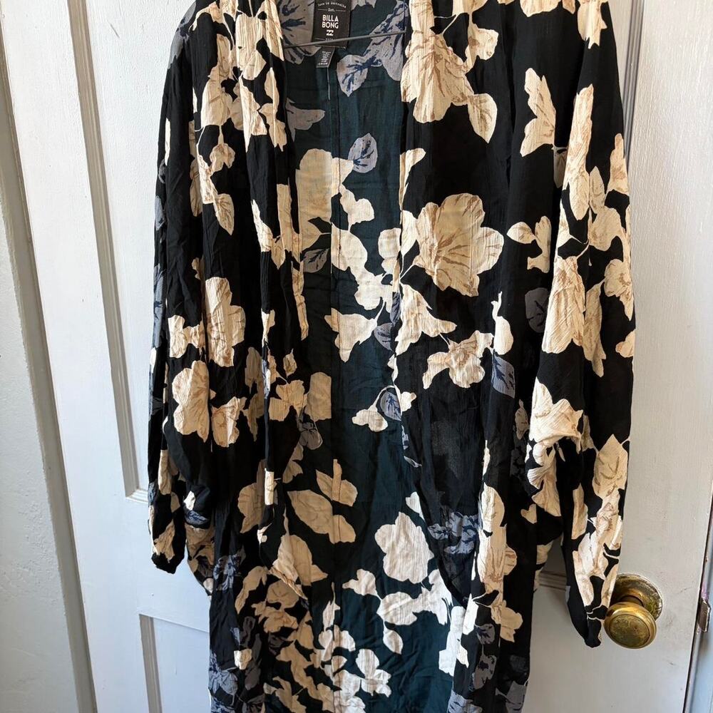 Vintage billabong black cream